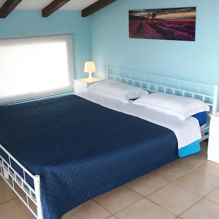 Attico Vista Lago Con Piscina Casa vacanze